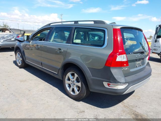 2011 VOLVO XC70 YV4940BZ1B1101582 Photo 2