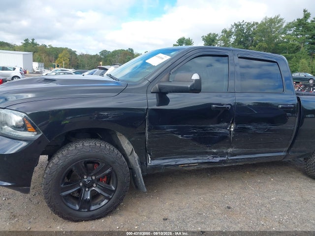 2015 RAM 1500 1C6RR7UT5FS783816 Photo 5