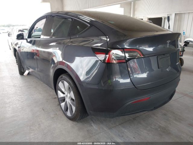 2024 TESLA MODEL Y 7SAYGDEE1RA269195 Photo 2