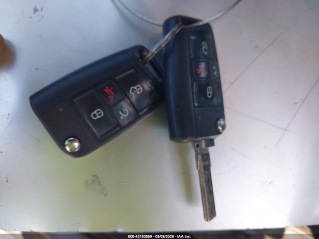 Volkswagen 2015 2015 3VW2A7AU1FM047377 Image 11
