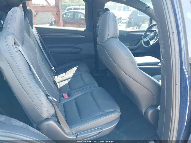 Tesla 2023 2023 7SAXCDE56PF385127 Image 8