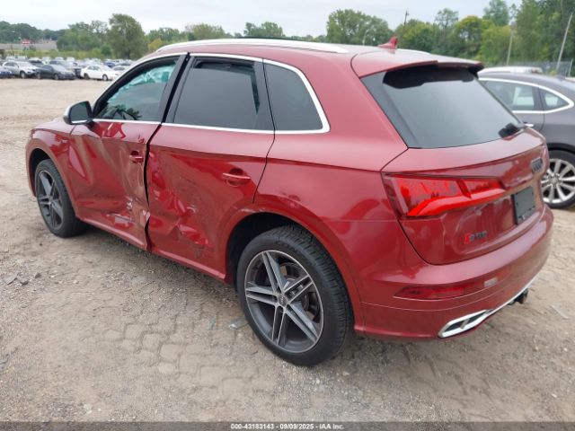 2018 AUDI SQ5 WA1A4BFY1J2031985 Photo 2