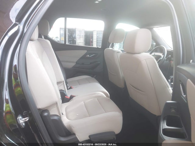 1GNERFKW2PJ107840 Chevrolet lfy