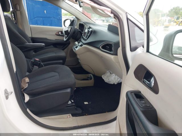 2022 CHRYSLER VOYAGER 2C4RC1CG9NR223096 Photo 4