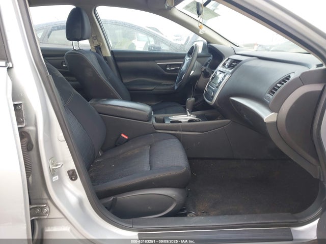 1N4AL3AP5HN305748 Nissan Altima 2.5/2.5 S/2.5 Sl/2.5 Sr/2.5 Sv