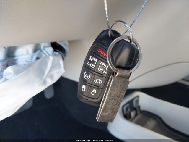 2018 CHRYSLER PACIFICA 2C4RC1BG1JR119830 Photo 10