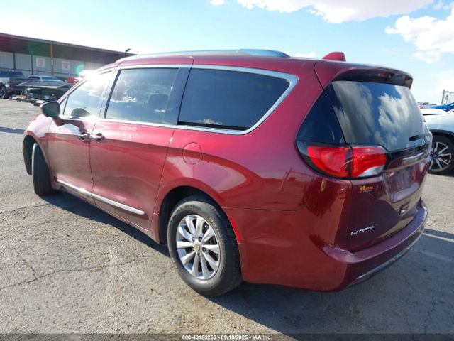 2018 CHRYSLER PACIFICA 2C4RC1BG1JR119830 Photo 2