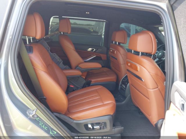 2023 BMW X7 5UX33EM09P9N85404 Photo 7