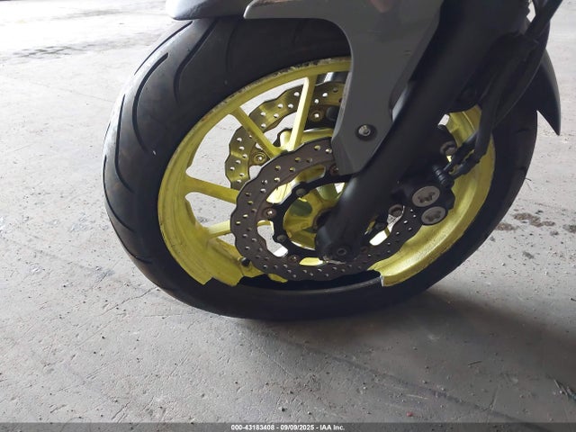 Yamaha FZ07 2016 JYARM06E7GA010958 Image 15