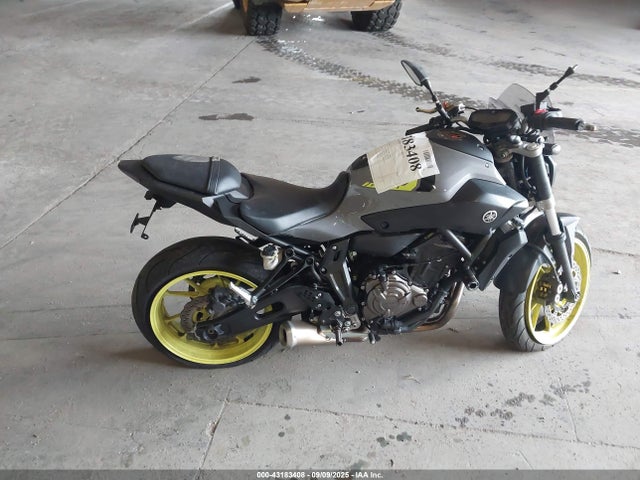 Yamaha FZ07 2016 JYARM06E7GA010958 Image 12
