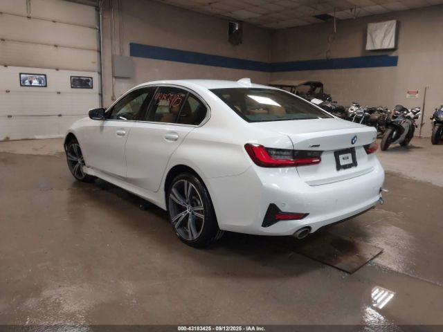 2022 BMW 330I 3MW5R7J0XN8C68017 Photo 2