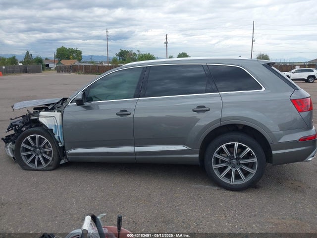 Audi Q7 2017 WA1LAAF71HD024777 Image 13