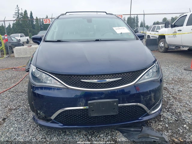 Chrysler 2017 2017 2C4RC1BG6HR747568 Image 12