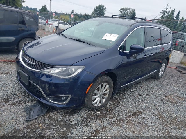 Chrysler 2017 2017 2C4RC1BG6HR747568 Image 2