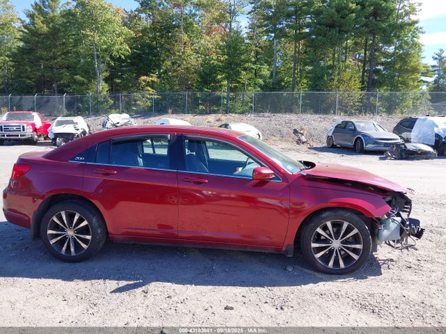 Chrysler 200 2014 1C3CCBBG7EN117020 Image 13