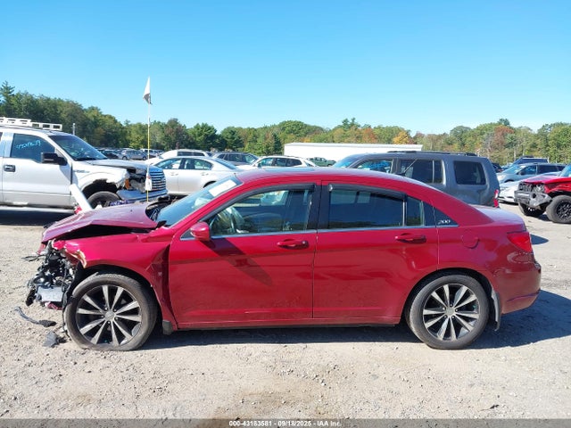 Chrysler 200 2014 1C3CCBBG7EN117020 Image 14