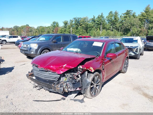 Chrysler 200 2014 1C3CCBBG7EN117020 Image 2