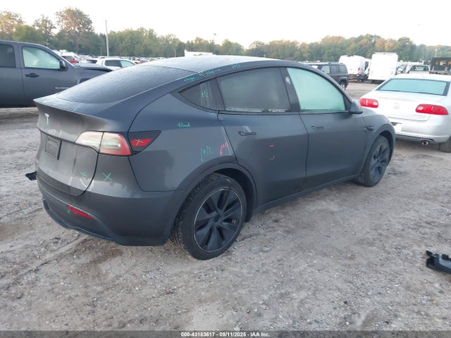 2024 TESLA MODEL Y 7SAYGDED6RF132568 Photo 3