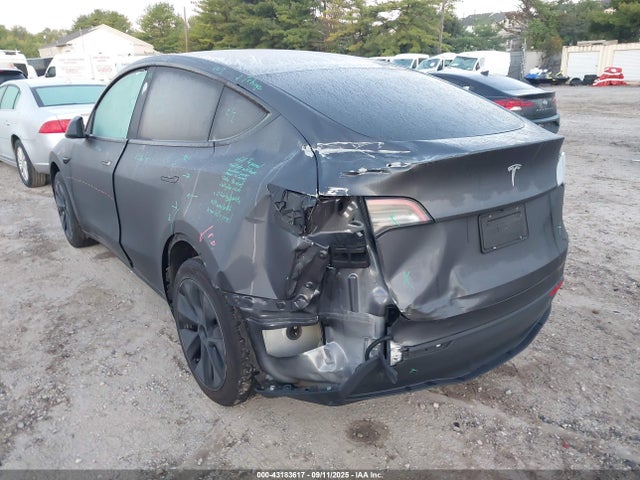 2024 TESLA MODEL Y 7SAYGDED6RF132568 Photo 5