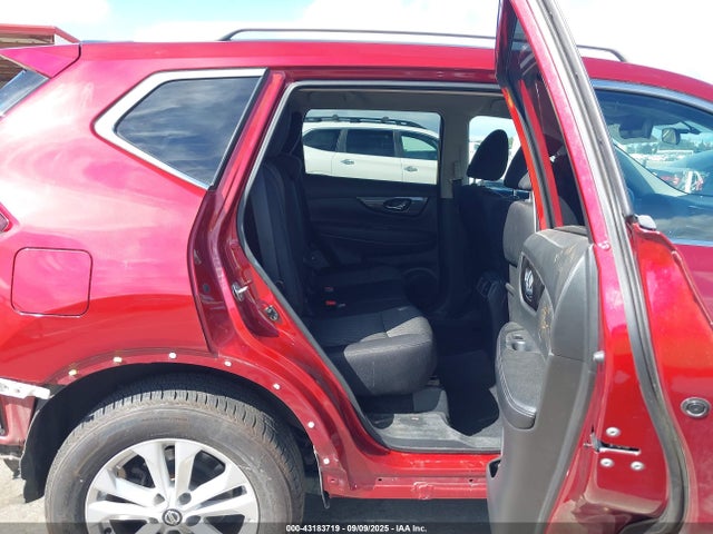 5N1AT2MV3JC768256 Nissan Rogue