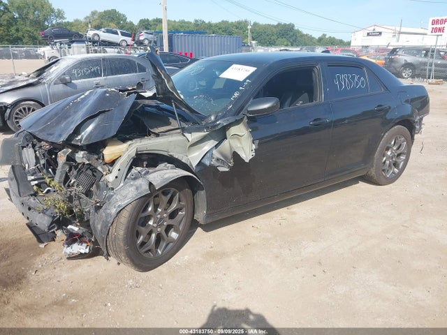 43183750 :رقم المزاد ، 2C3CCAGG1GH253237 vin ، 2016 Chrysler 300 300s مزاد بيع