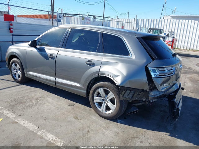 2017 AUDI Q7 WA1LHAF7XHD046093 Photo 2