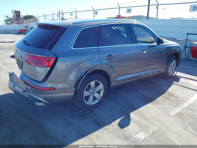 2017 AUDI Q7 WA1LHAF7XHD046093 Photo 3