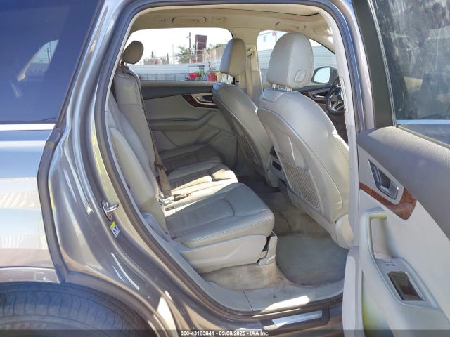 2017 AUDI Q7 WA1LHAF7XHD046093 Photo 7