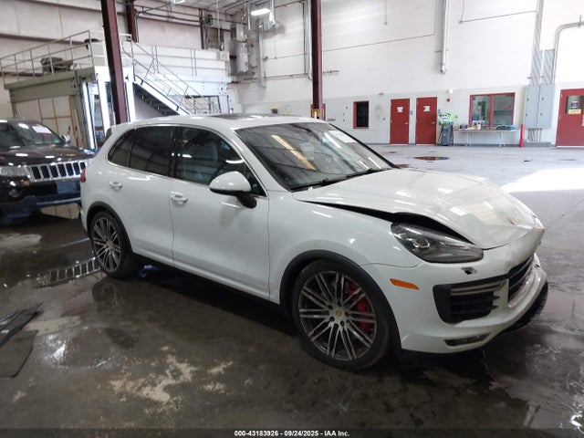 2016 PORSCHE CAYENNE WP1AC2A20GLA88062 Photo 0