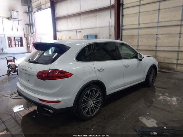 2016 PORSCHE CAYENNE WP1AC2A20GLA88062 Photo 3