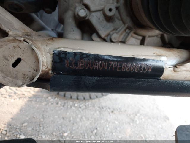 2023 CAN-AM MAVERICK X3 3JBVVAV47PE000039 Photo 8