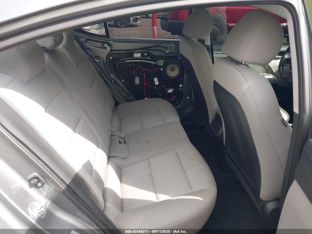 KMHD84LF6HU410027 Hyundai Elantra