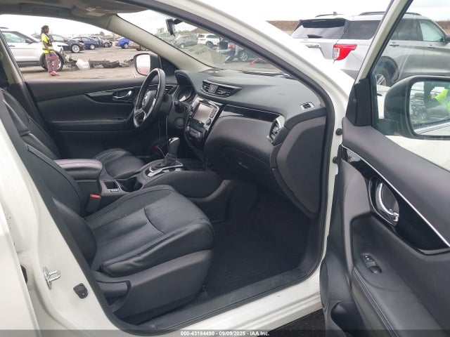 JN1BJ1CP7HW036056 Nissan ROGUE SPORT