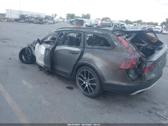 2017 VOLVO V90 CROSS COUNTRY YV4A22NL9H1005150 Photo 2