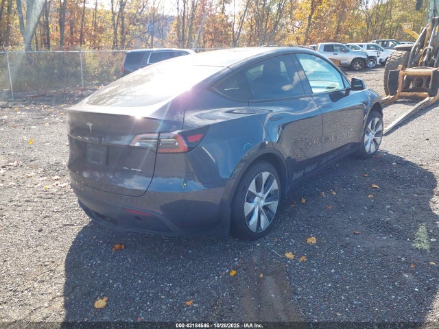 2021 TESLA MODEL Y 5YJYGDEE0MF192201 Photo 3