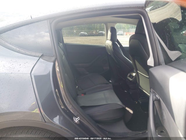 2021 TESLA MODEL Y 5YJYGDEE0MF192201 Photo 7