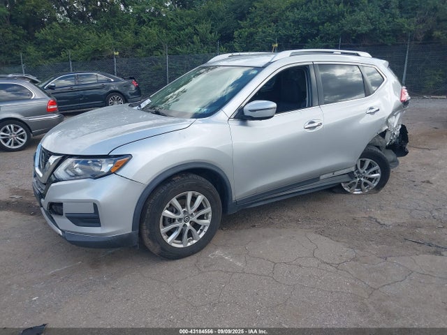Nissan 2017 2017 KNMAT2MVXHP585072 Image 2