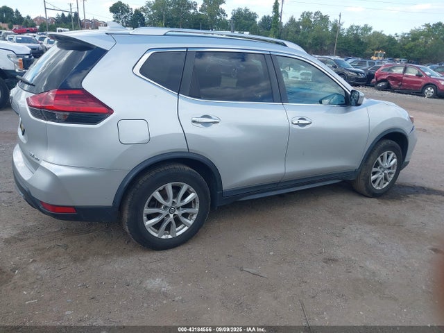 Nissan 2017 2017 KNMAT2MVXHP585072 Image 4