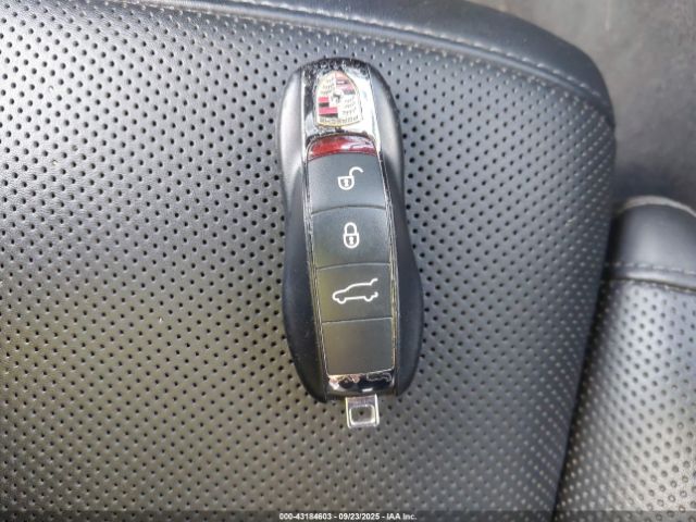 2018 PORSCHE MACAN WP1AA2A5XJLB13637 Photo 10