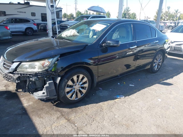 Honda j35y1 2014 1HGCR3F87EA004034 Image 2