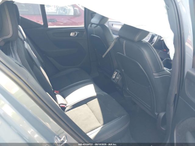 2021 VOLVO XC40 YV4162UM1M2459959 Photo 7
