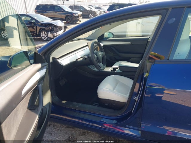 2021 TESLA MODEL 3 5YJ3E1EB8MF010202 Photo 4