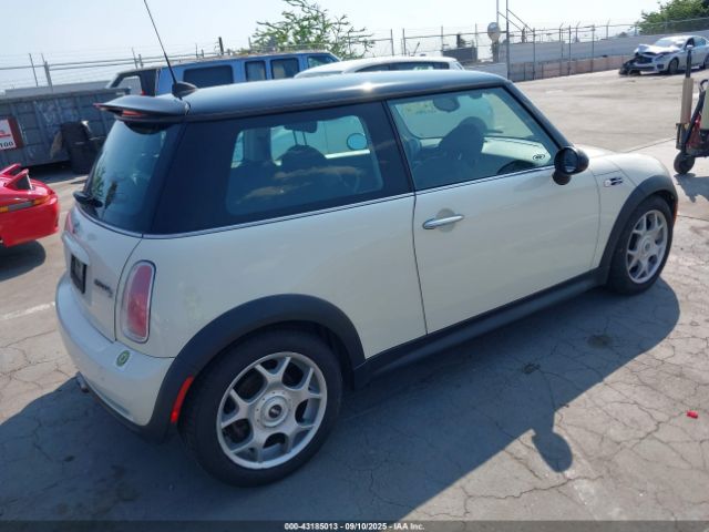 2005 MINI COOPER S WMWRE33515TG99033 Photo 3