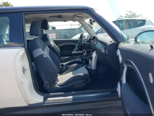 2005 MINI COOPER S WMWRE33515TG99033 Photo 4