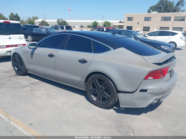 2012 AUDI A7 WAUSGAFC6CN006028 Photo 2