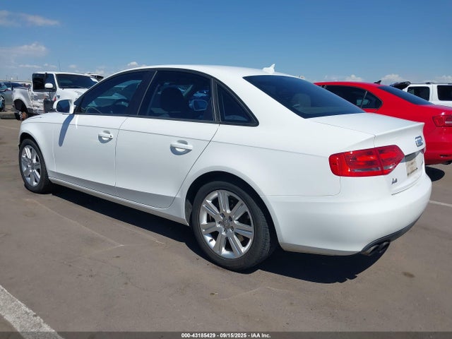 2011 AUDI A4 WAUAFAFL2BN019727 Photo 2