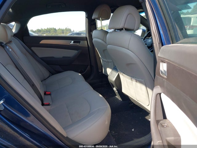 5NPE34AB7HH496269 Hyundai 2017