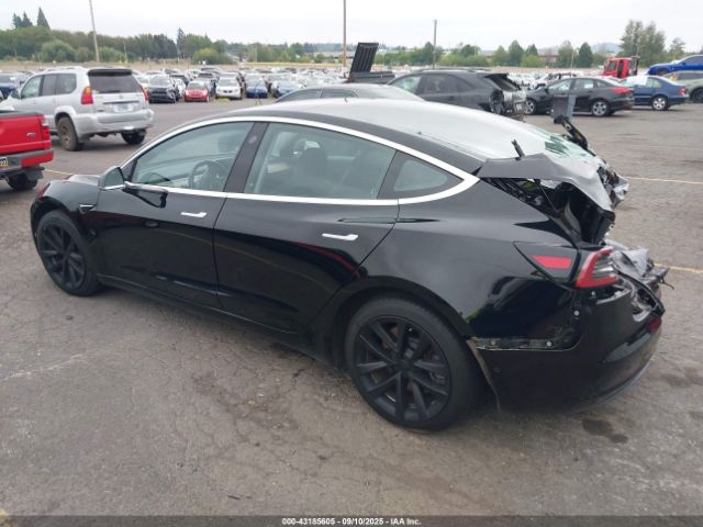 2018 TESLA MODEL 3 5YJ3E1EBXJF113097 Photo 2