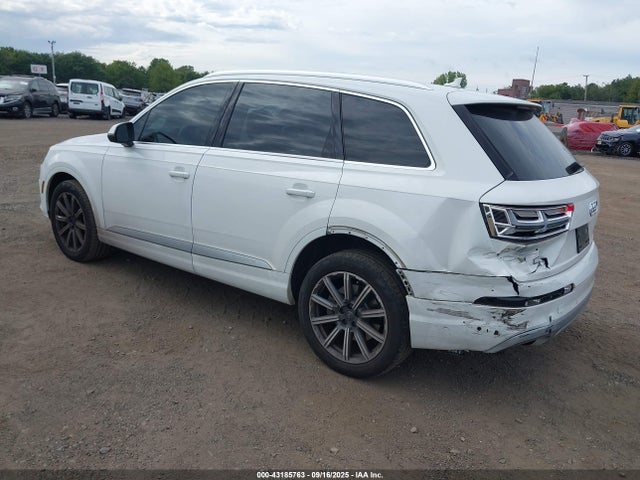 2019 AUDI Q7 WA1LHAF70KD020125 Photo 2