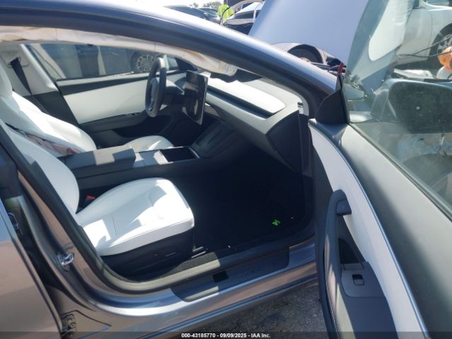 2025 TESLA MODEL 3 5YJ3E1EA0SF041609 Photo 4